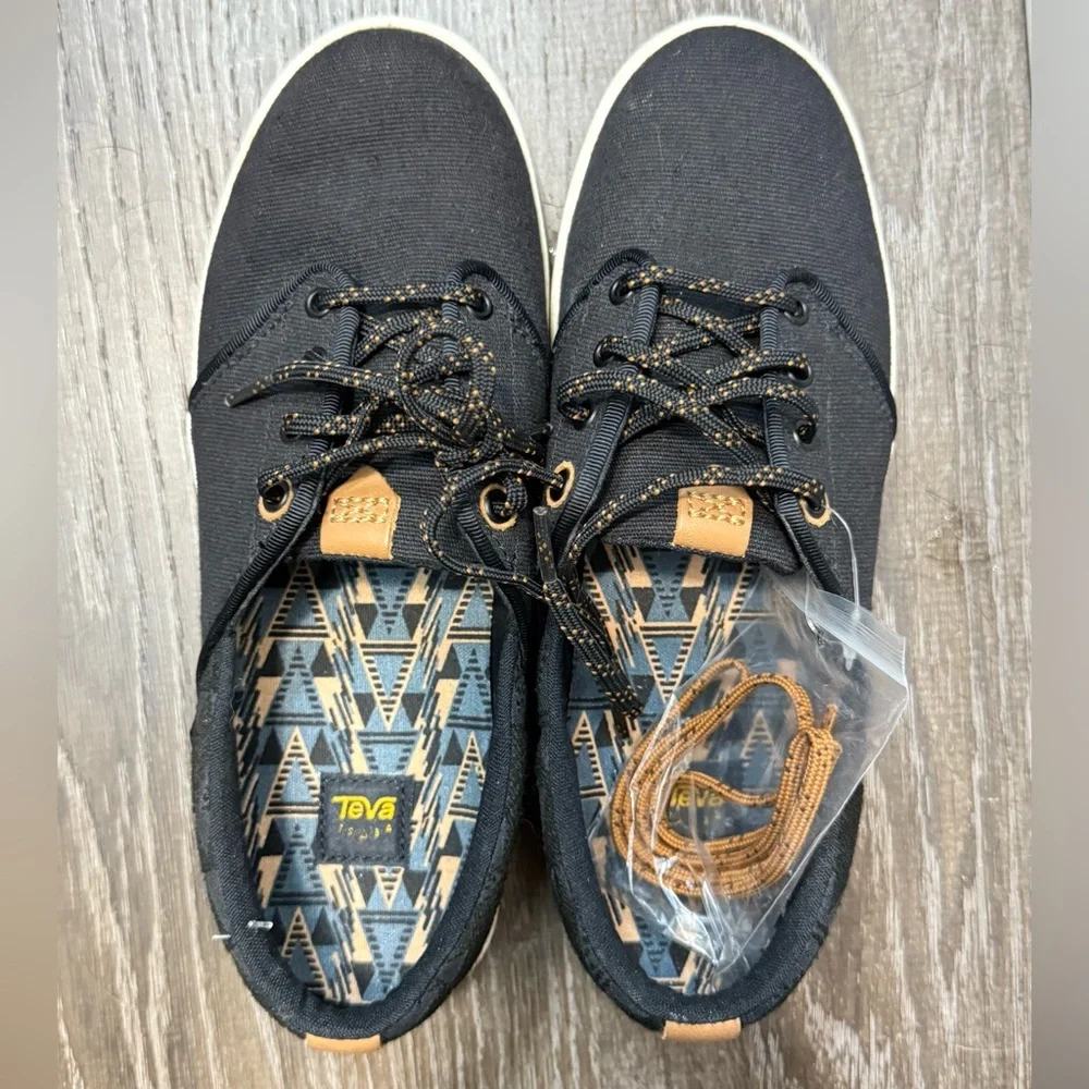 Teva Women's Willow Lace Up‎ Canvas Aztec Print Sneakers NWOB Size 5.5